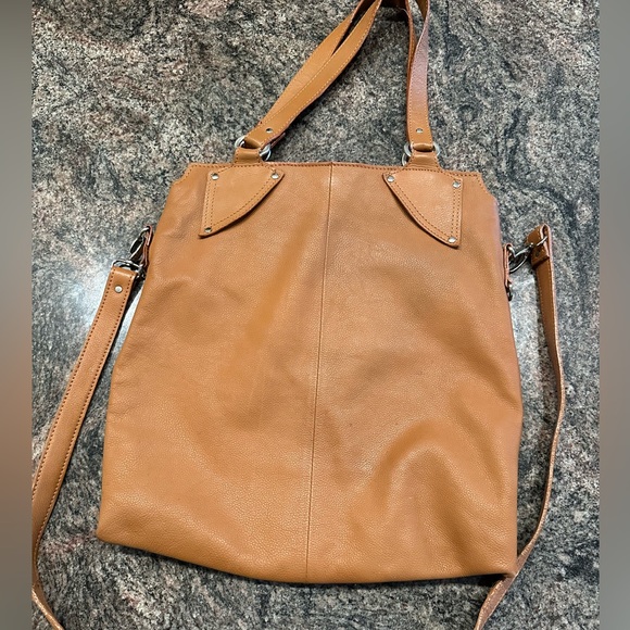 Made In ITALY Cristian Genuine Leather tan bag with removable shoulder strap. - Picture 7 of 11